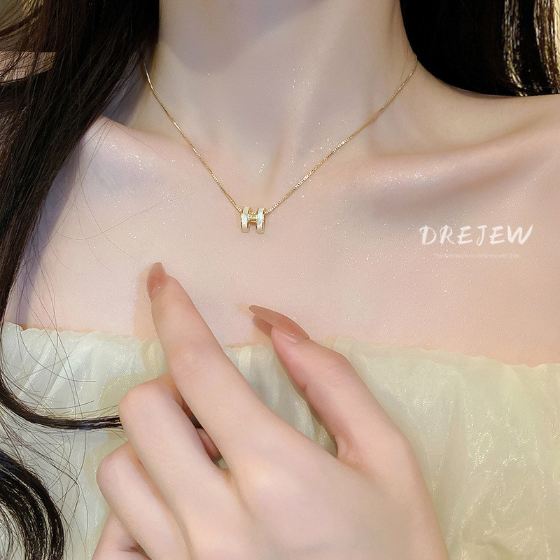 DREJEW ทอง18K สร้อยคอโซ่ชุบทองแท้ ประดับเพทาย รูปตัวอักษร ระดับไฮเอนด์ หรูหรา สไตล์เกาหลี สําหรับผู้หญิงสร้อยคอแฟชั่น